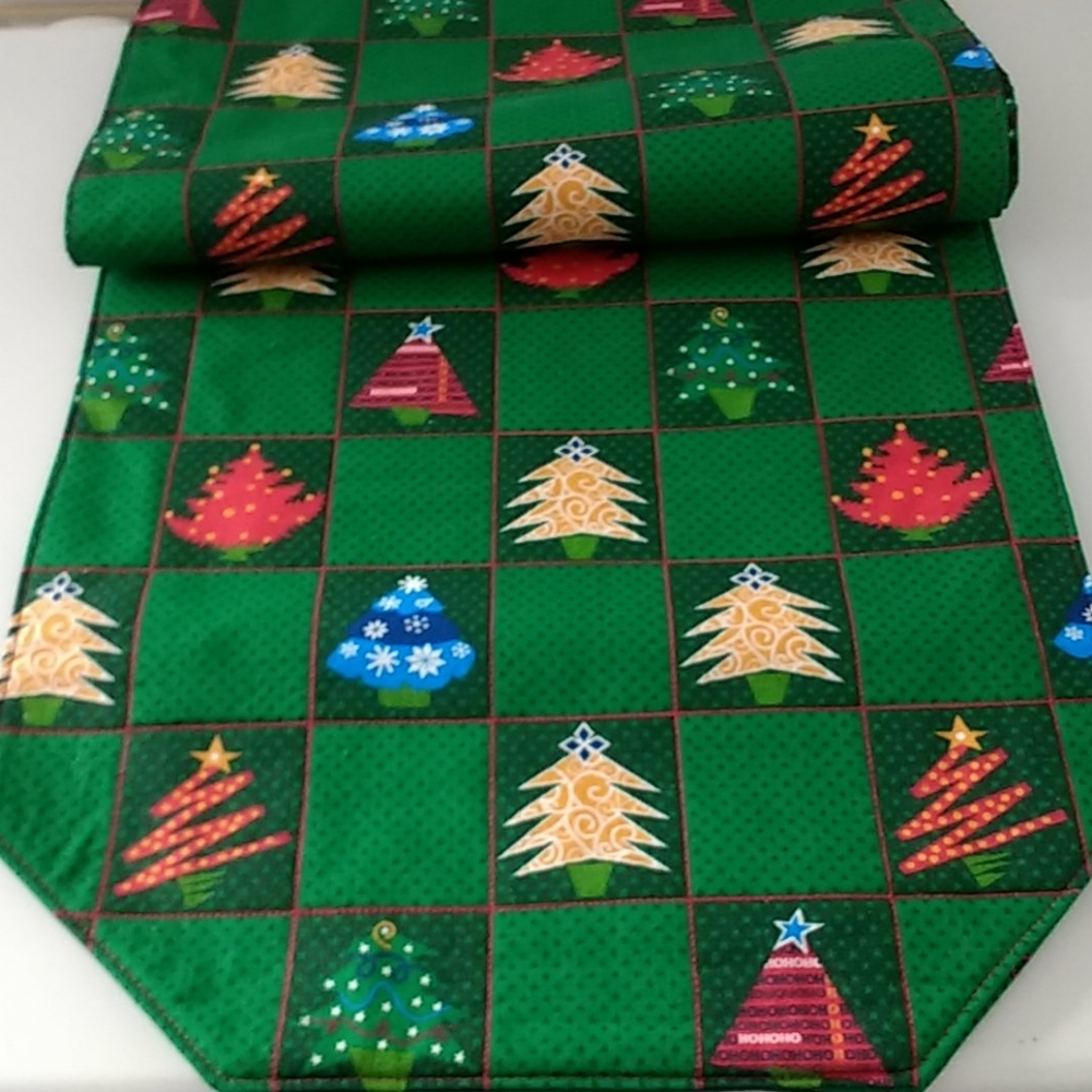 Table Runner - Picture 2 of 3